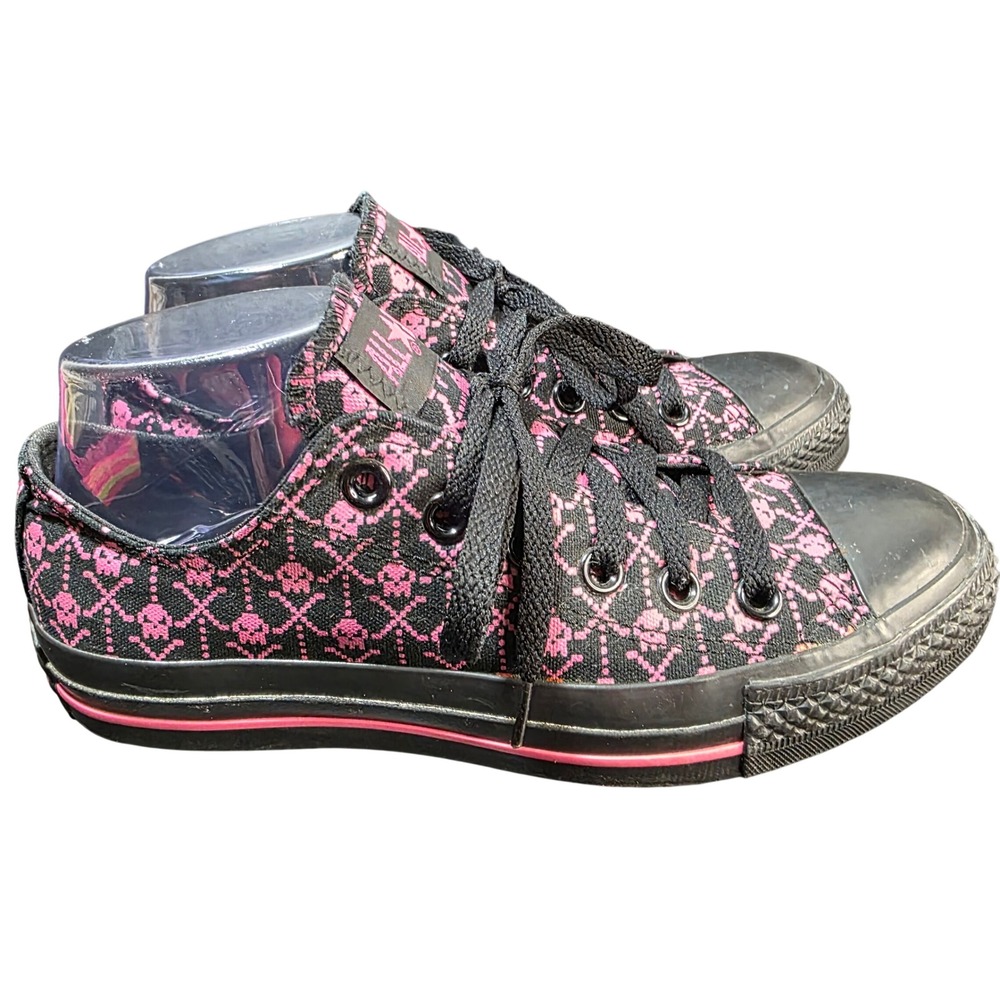 Converse Chuck Taylor All Star Sneakers Womens 7 Black Pink 8-Bit Skull Low Top